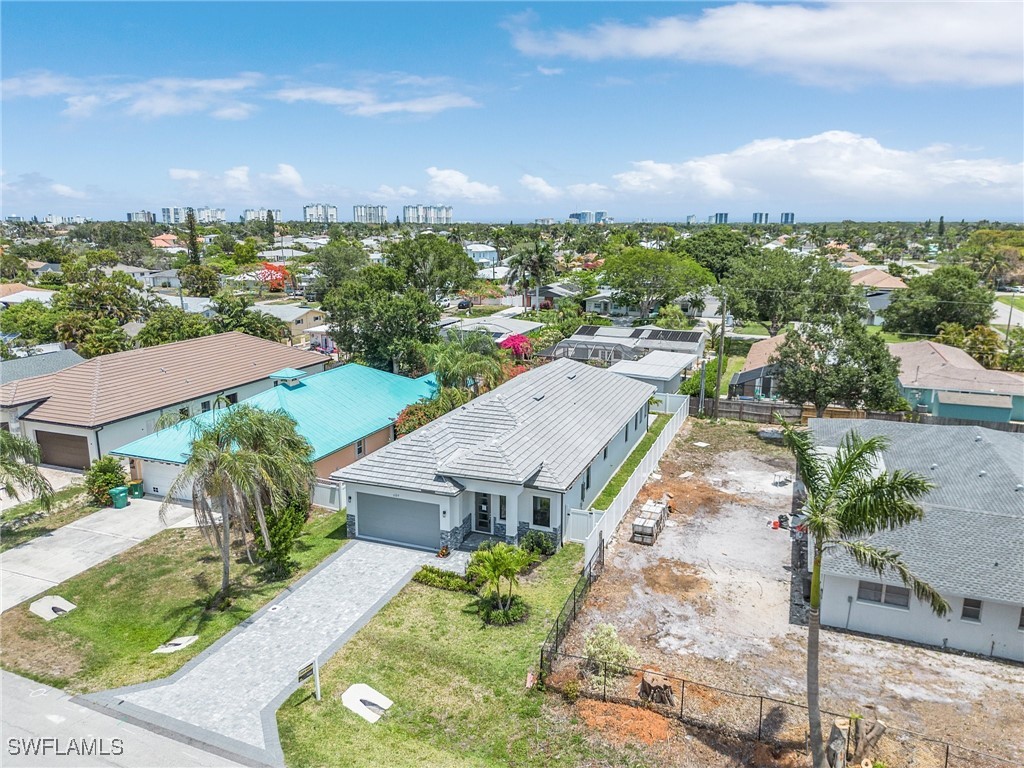 689 101st Ave N Property Photo 30