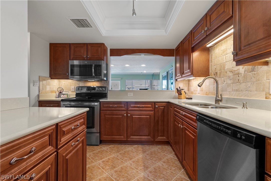 800 River Point Dr 213 Property Photo 11