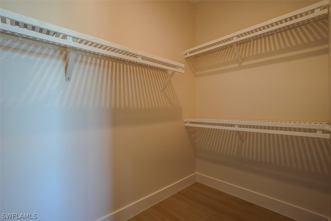 276 Albatross St Property Photo 27