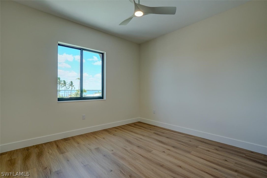 276 Albatross St Property Photo 30