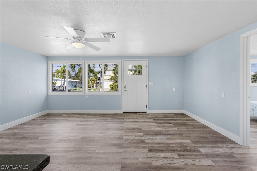 2240 Oleander St Property Photo 4