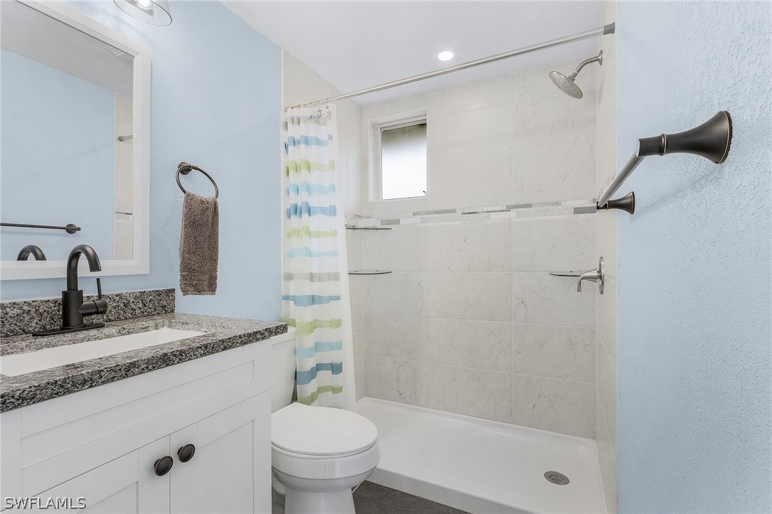 2240 Oleander St Property Photo 8