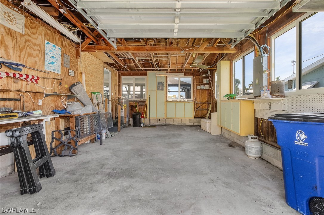 2240 Oleander St Property Photo 14