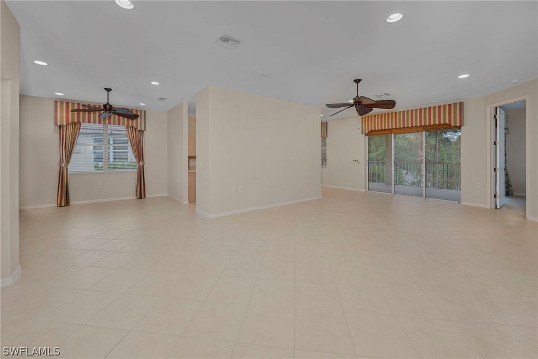 3962 Bishopwood Ct W 201 Property Photo 4