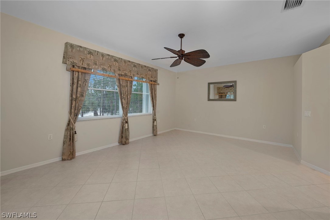 3962 Bishopwood Ct W 201 Property Photo 12