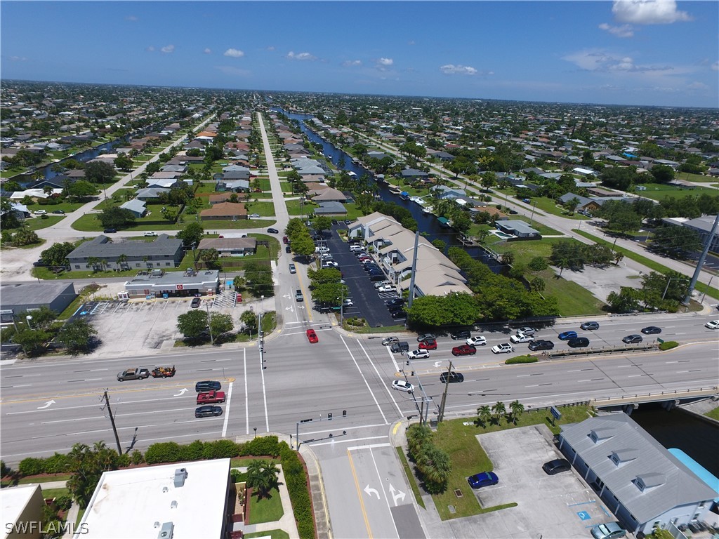 2804 Del Prado Blvd S Property Photo 3