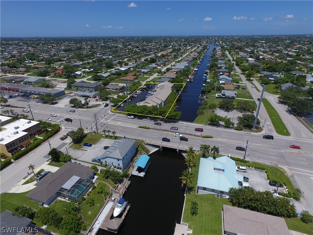 2804 Del Prado Blvd S Property Photo 4