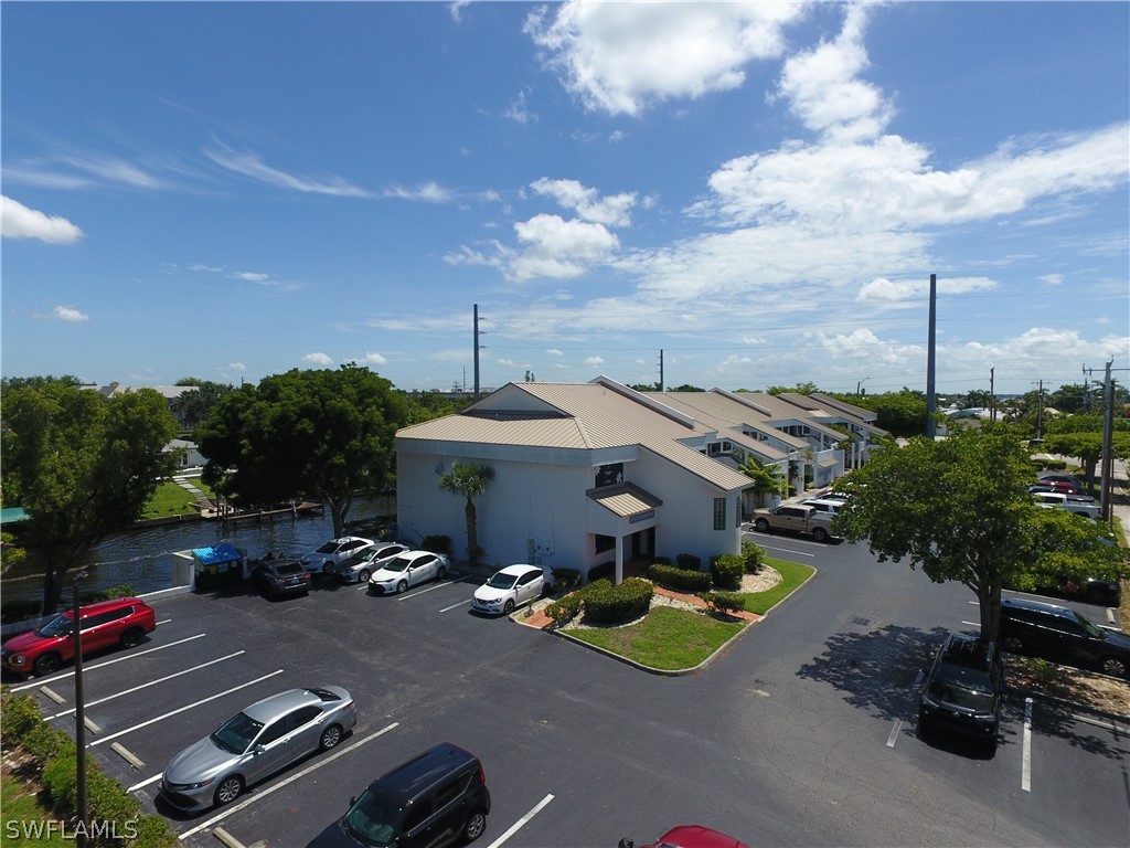 2804 Del Prado Blvd S Property Photo 7