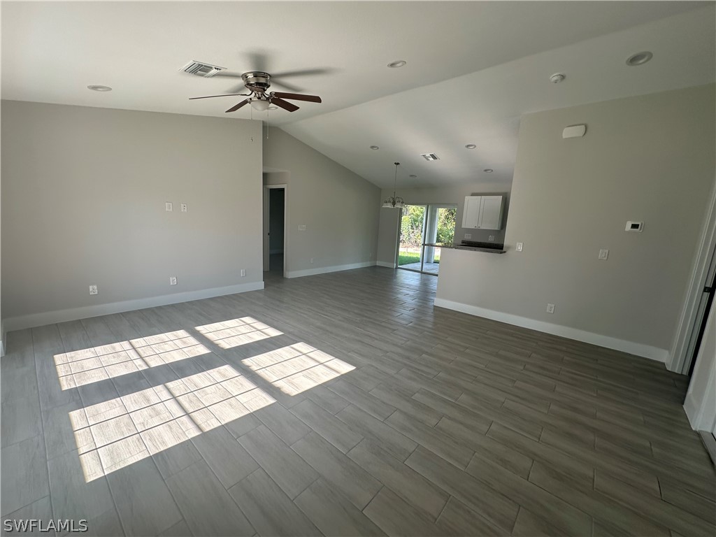 326 Larose Ave Property Photo 2