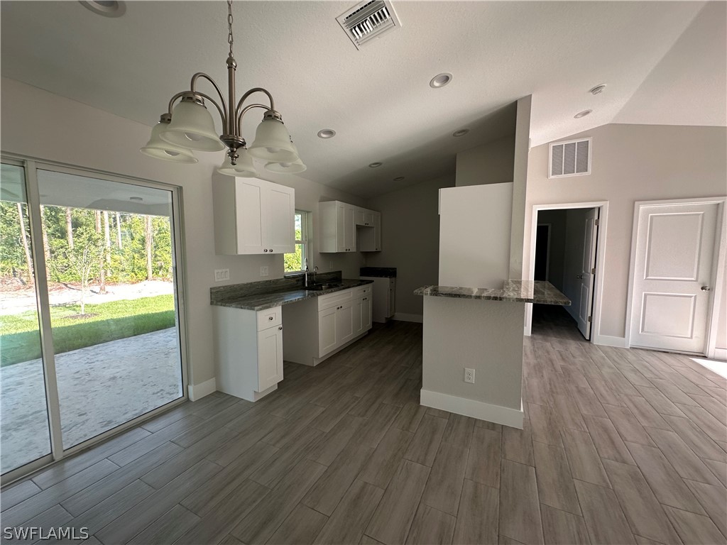 326 Larose Ave Property Photo 3