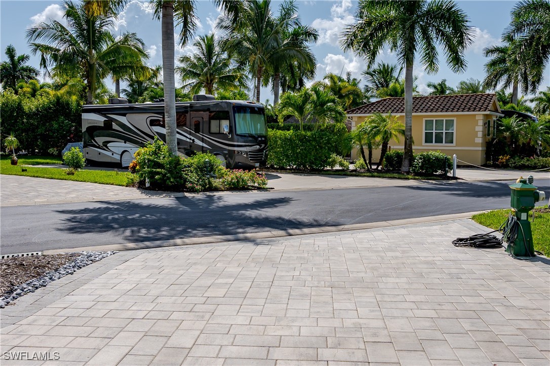 13453 Ladyfish Ln Property Photo 12