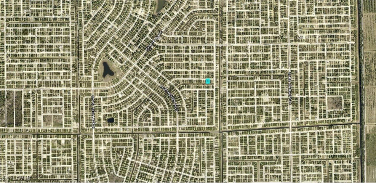 1076 Grove St E Property Photo 2