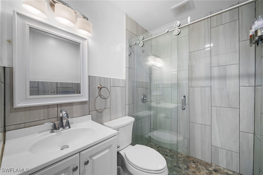 83 7th St 83/85 Property Photo 19