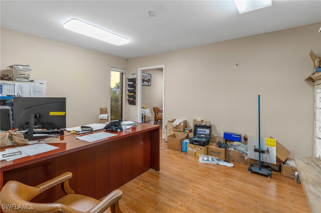 2575 Fowler St Property Photo 12