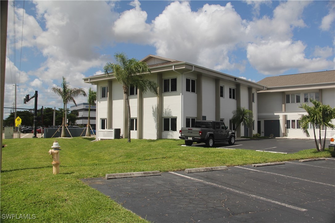 1705 Colonial Blvd D2 Property Photo 4