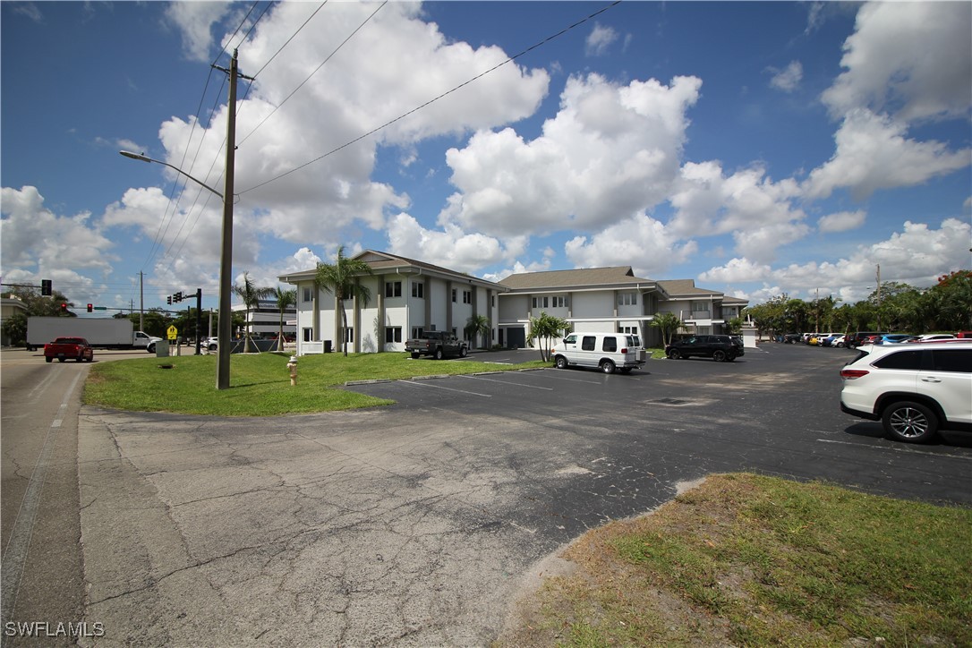 1705 Colonial Blvd D2 Property Photo 6