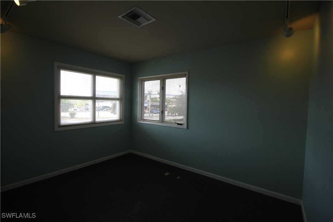 1705 Colonial Blvd D2 Property Photo 25