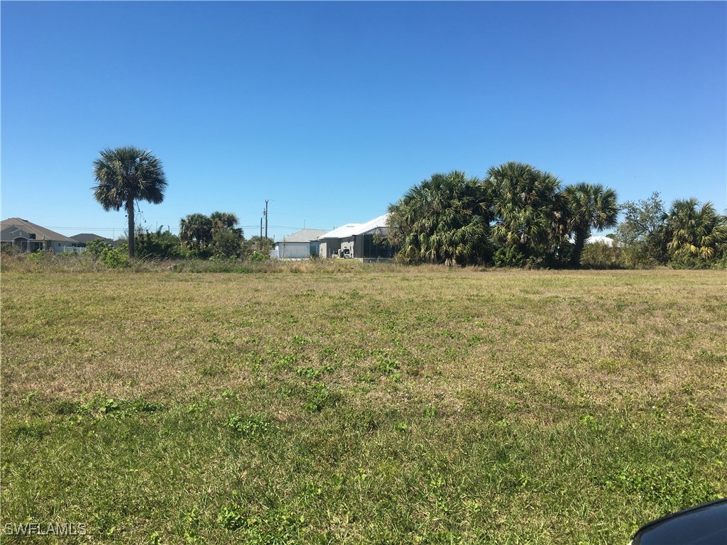 1816 NW 30th PL Property Photo 1