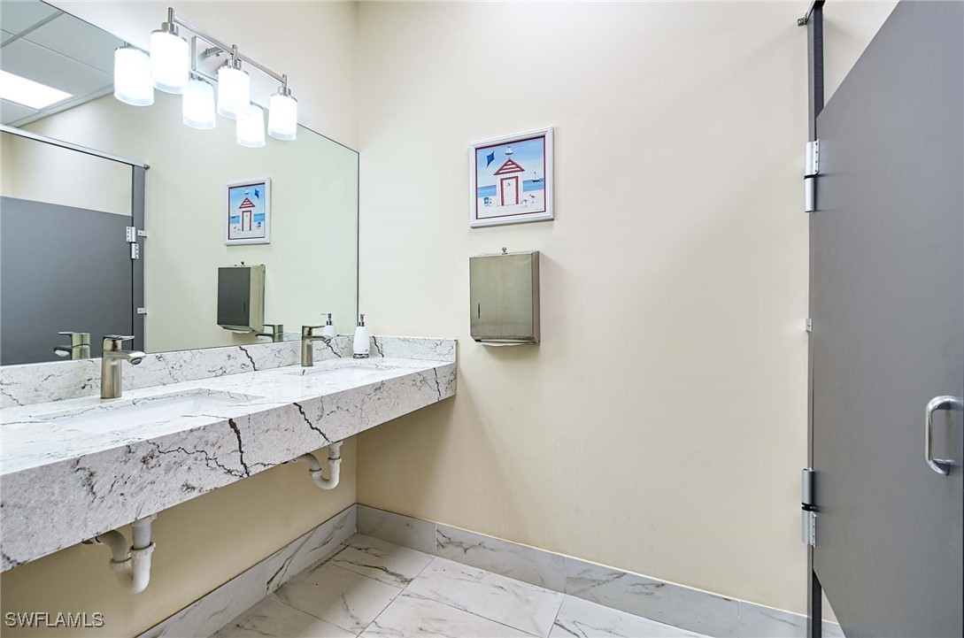 3411 Tamiami Trl N 2 Property Photo 16