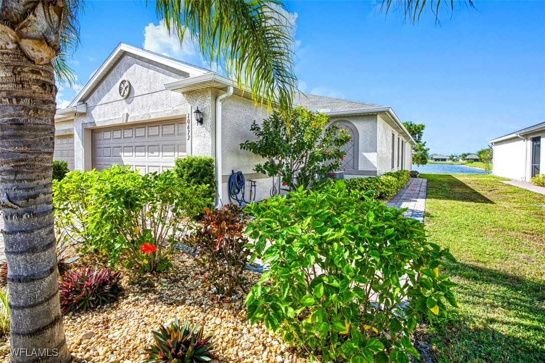 10673 Crossback Ln Property Photo 3