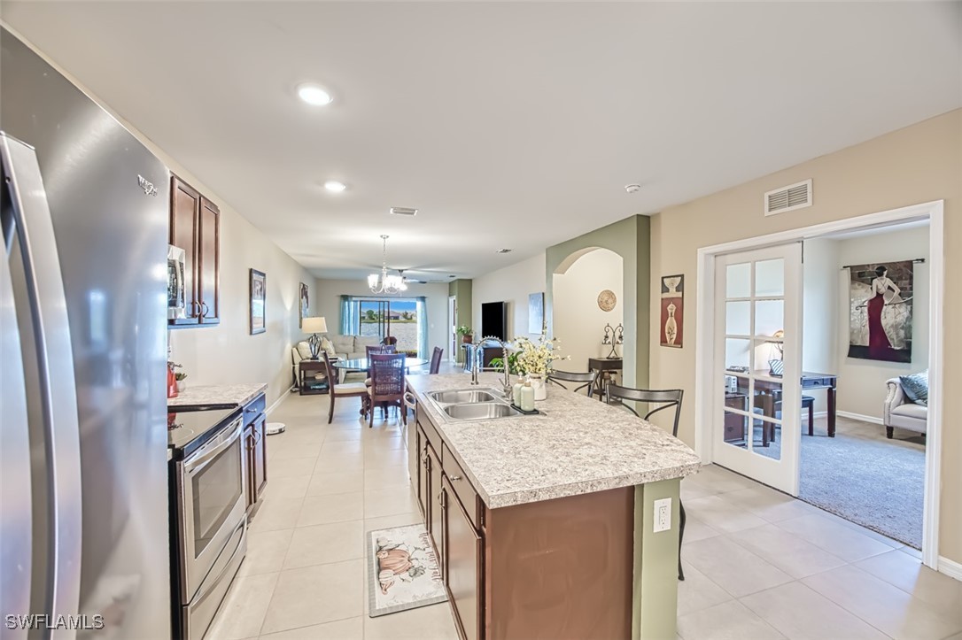 10673 Crossback Ln Property Photo 5