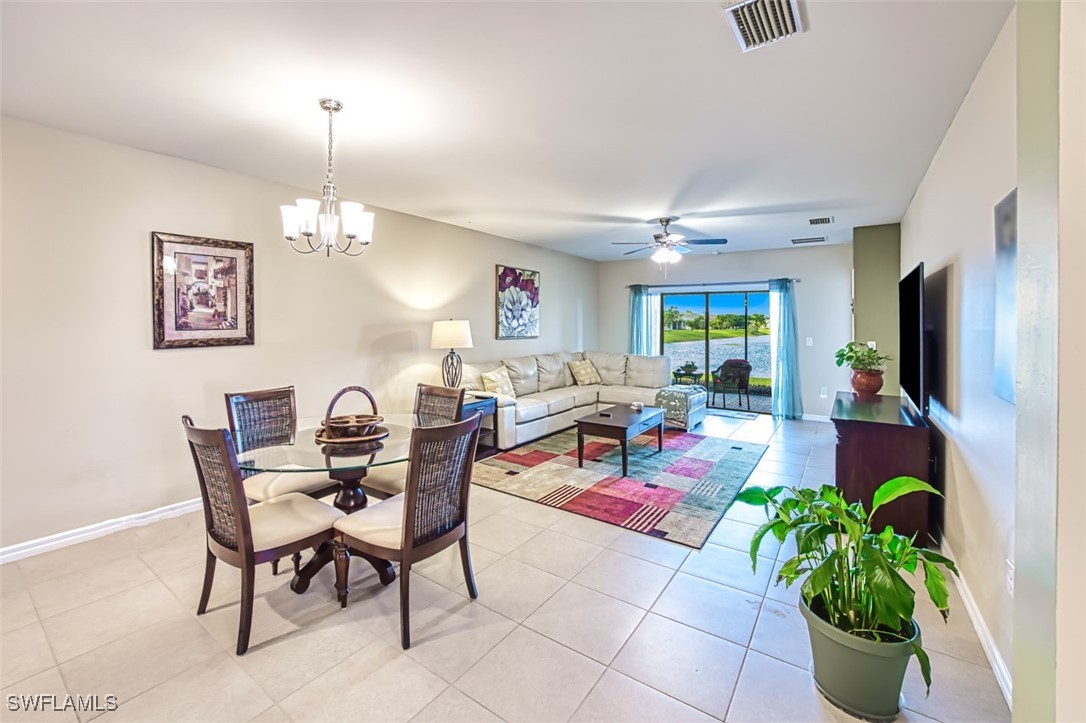 10673 Crossback Ln Property Photo 8