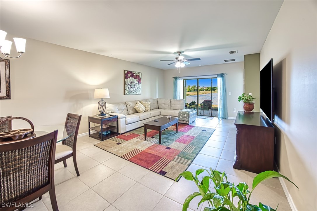 10673 Crossback Ln Property Photo 12