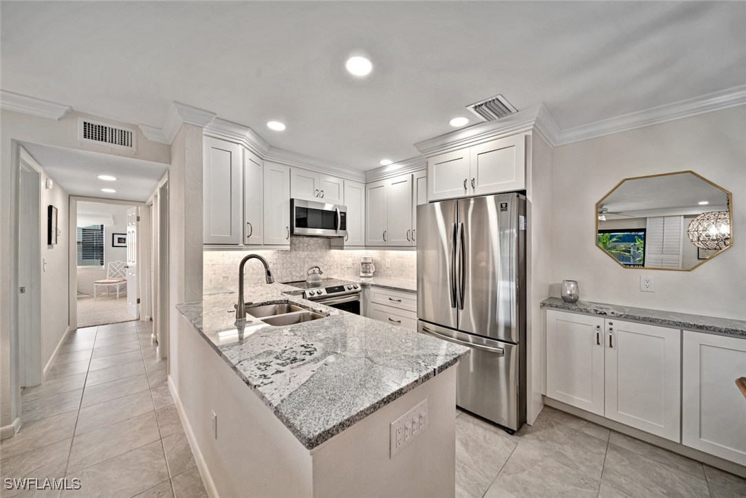 845 E Gulf Dr 822 Property Photo 2