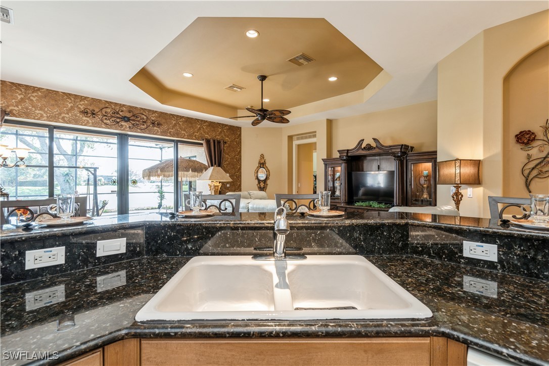 1411 Serrano Cir Property Photo 16