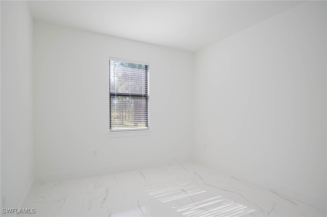 2844 37th Ave Ne Property Photo 19