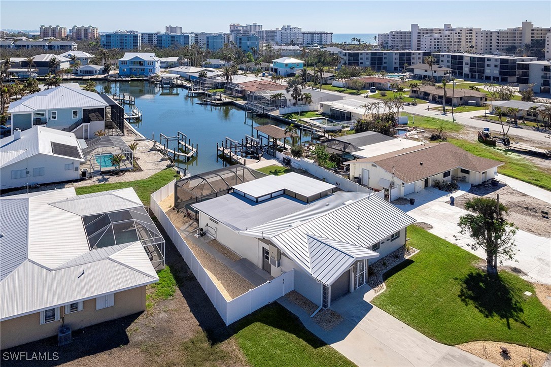 126 Albatross St Property Photo 1