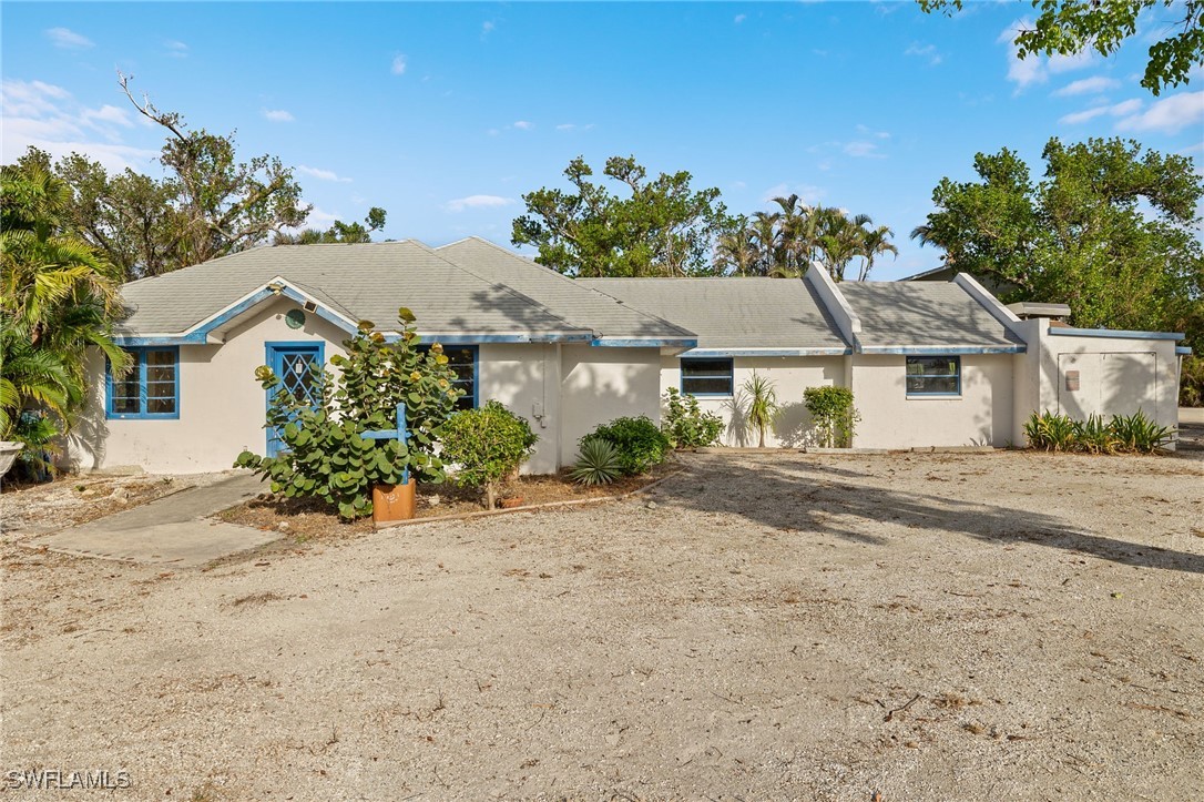 1544 Periwinkle Way Property Photo 3