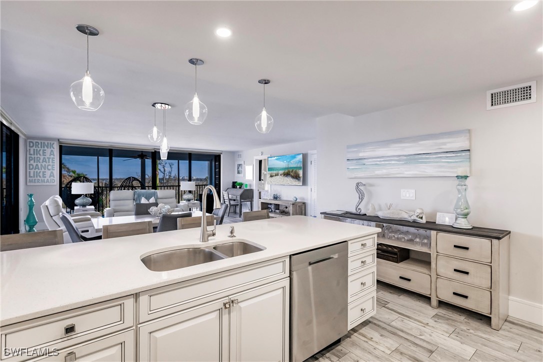 17170 Harbour Point Dr 437 Property Photo 10