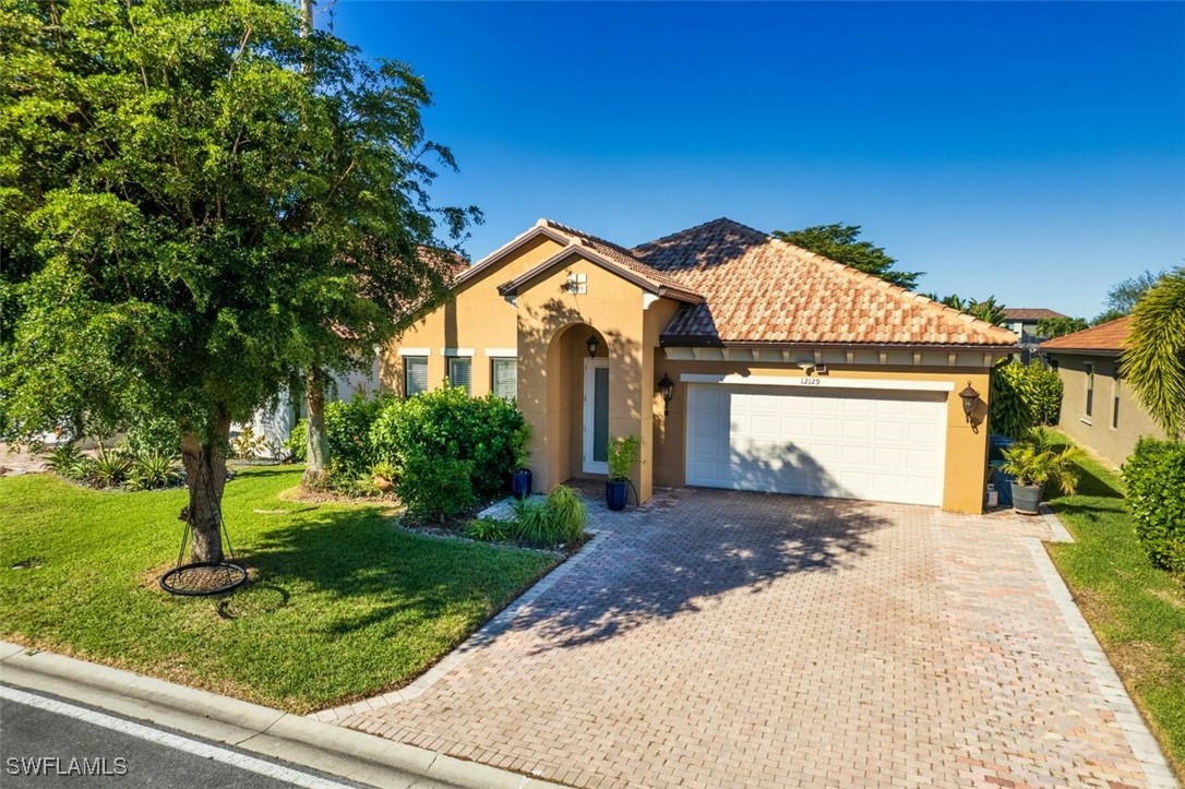 12129 Country Day Cir Property Photo 1