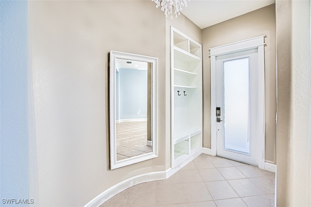 12129 Country Day Cir Property Photo 6