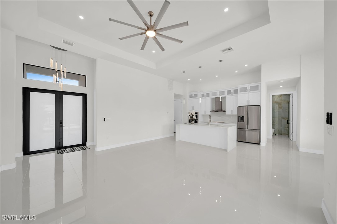 2219 Surfside Blvd Property Photo 8
