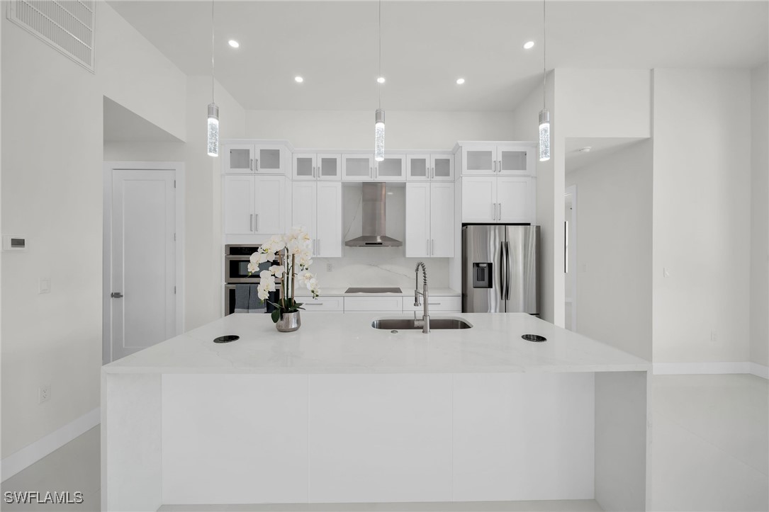 2219 Surfside Blvd Property Photo 10