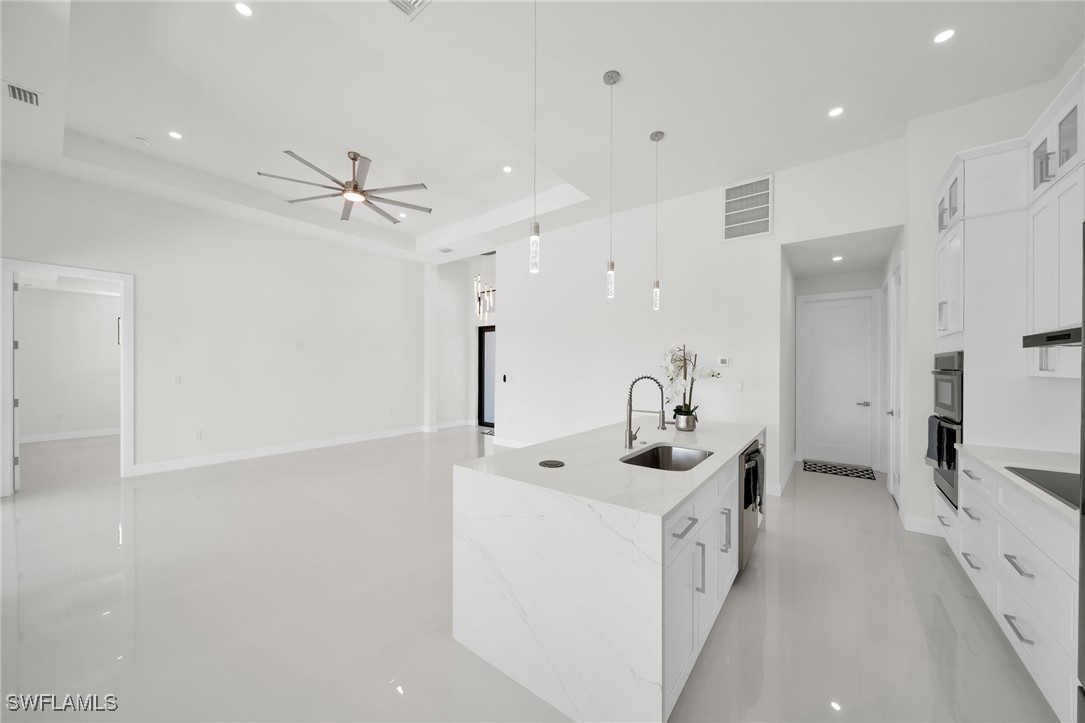 2219 Surfside Blvd Property Photo 13