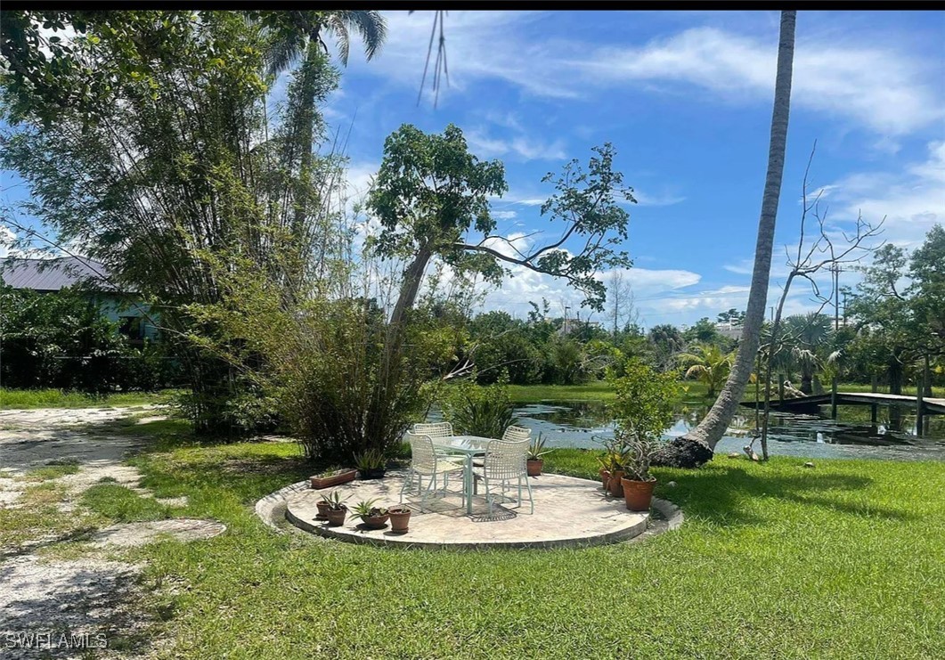 1215 Periwinkle Way Property Photo 4