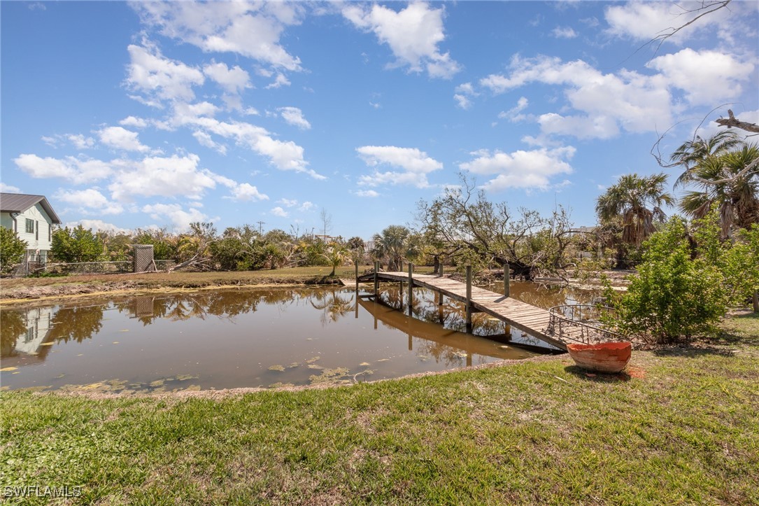1215 Periwinkle Way Property Photo 10
