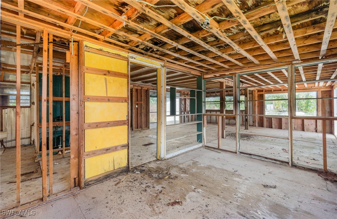 1215 Periwinkle Way Property Photo 13