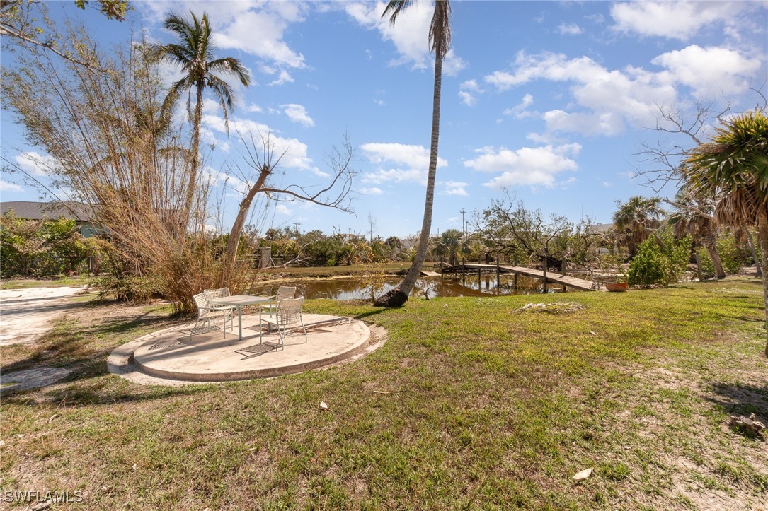 1215 Periwinkle Way Property Photo 14