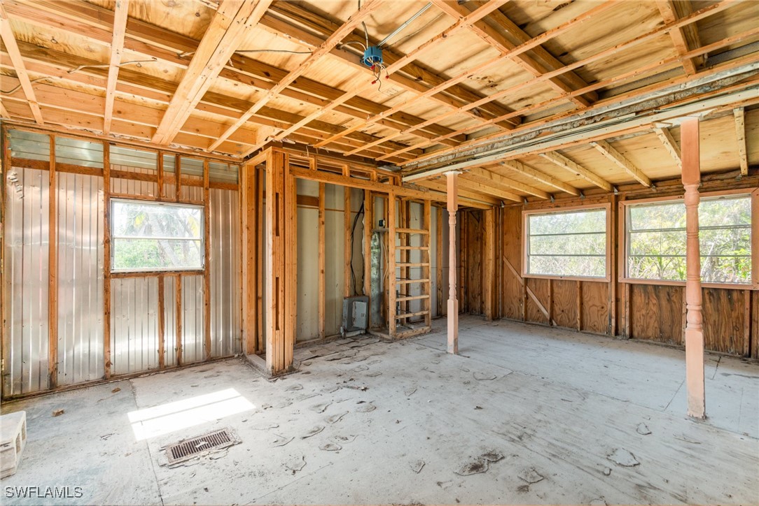 1215 Periwinkle Way Property Photo 15
