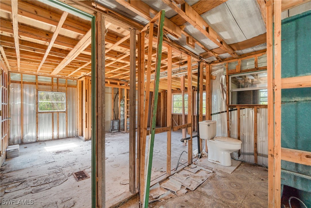 1215 Periwinkle Way Property Photo 31