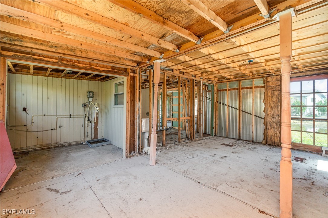 1215 Periwinkle Way Property Photo 34