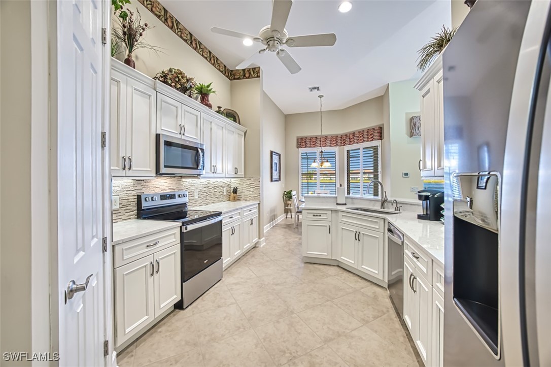 11063 Sea Tropic Ln Property Photo 10