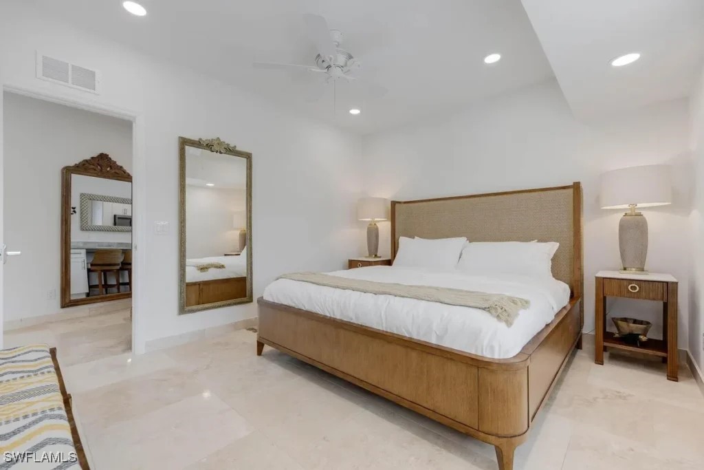 2740 N Beach Rd Property Photo 10