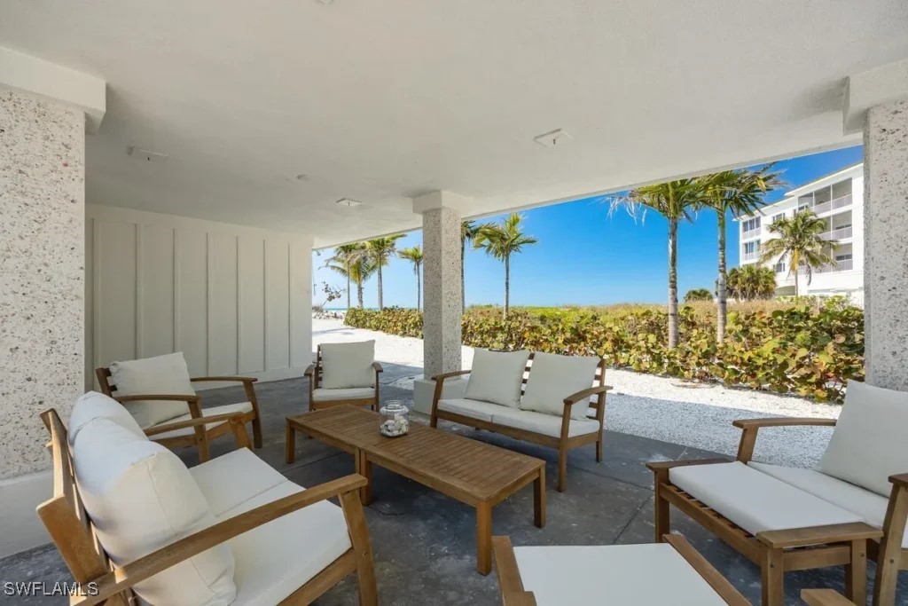 2740 N Beach Rd Property Photo 14