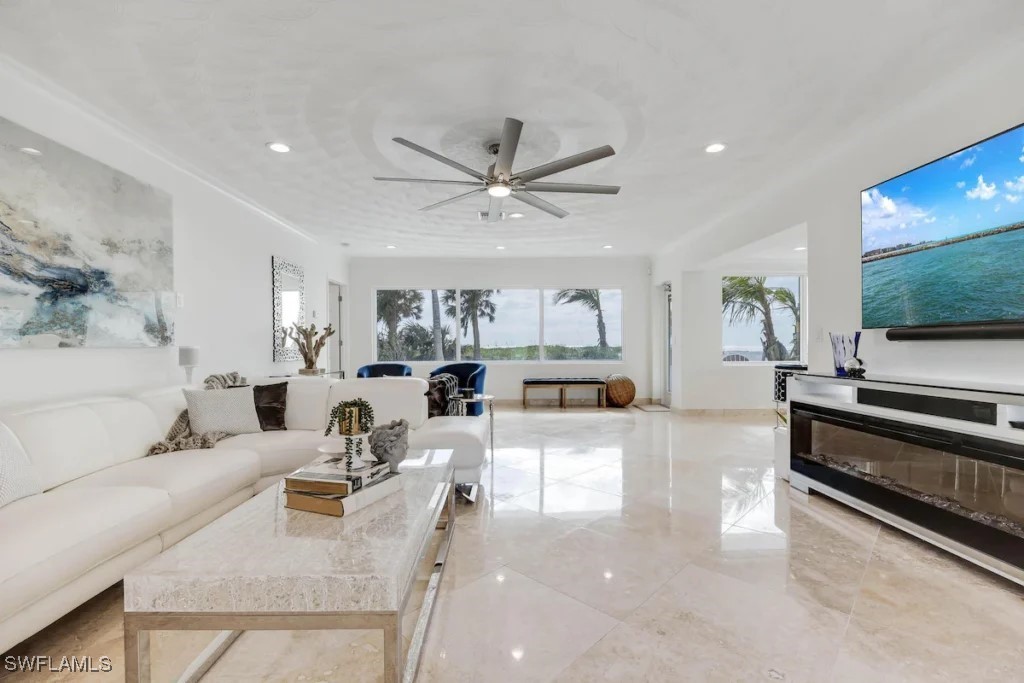 2740 N Beach Rd Property Photo 15
