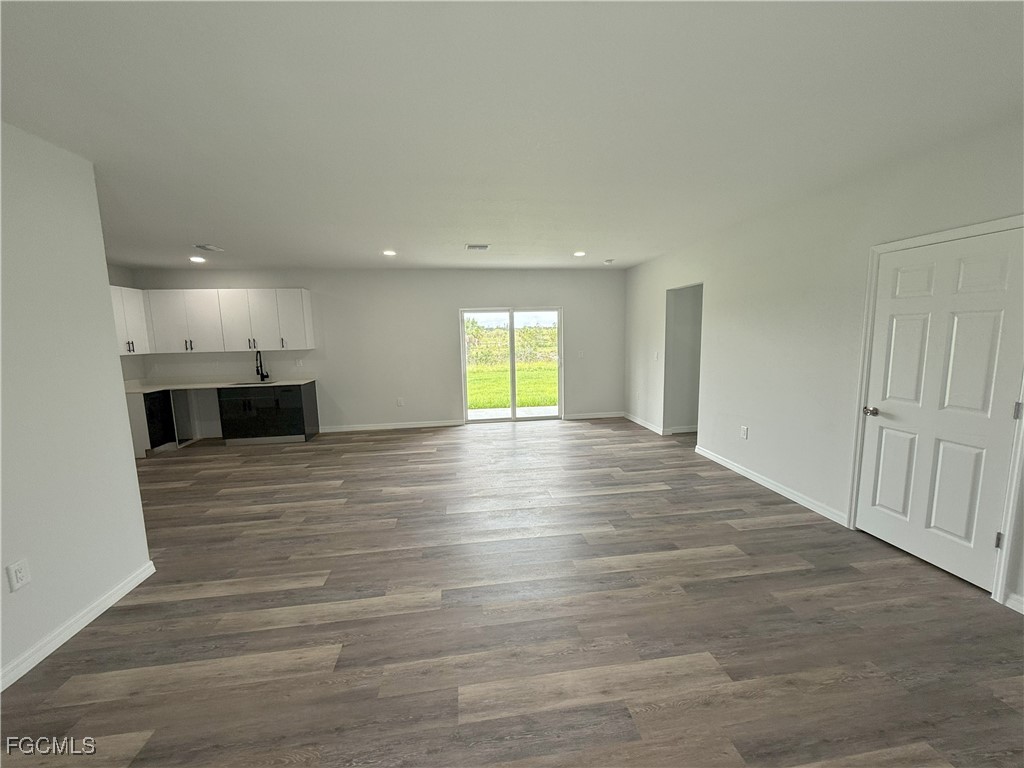 127 Ocean Park Dr Property Photo 3